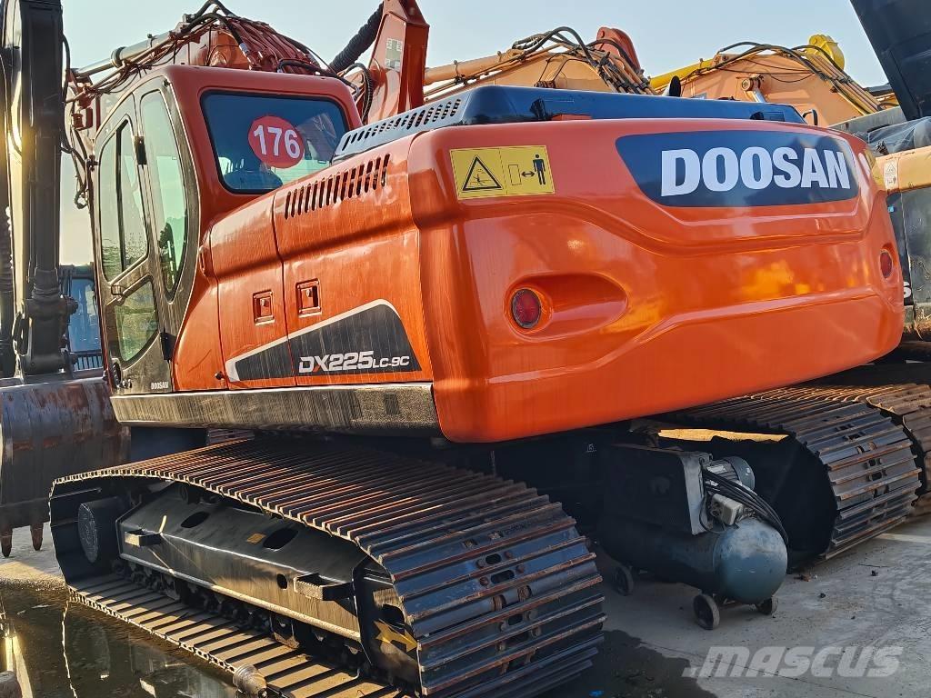 Doosan DX 225 LC-9C Raupenbagger