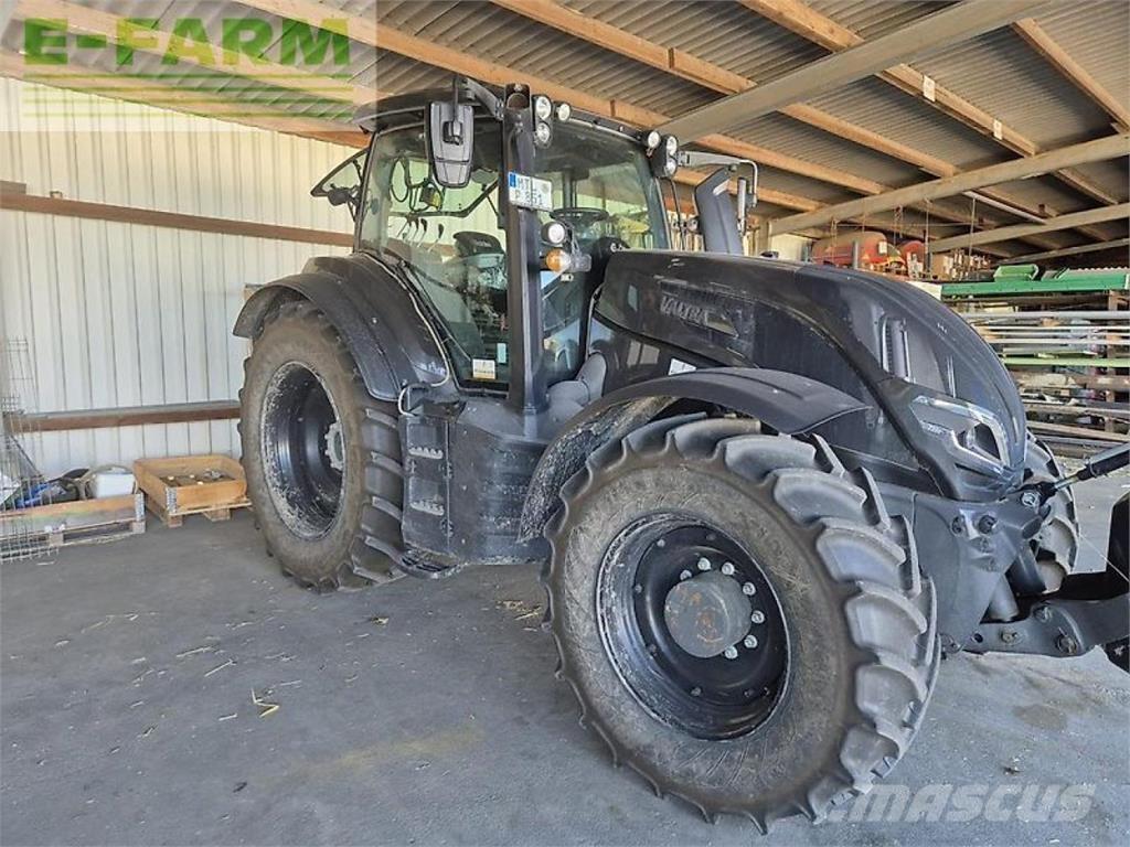 Valtra t235a Traktoren