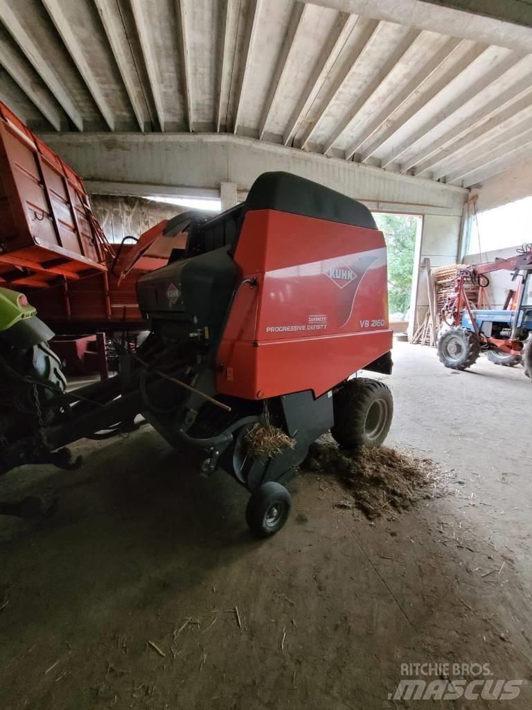 Kuhn VB 2160 Rundballenpressen