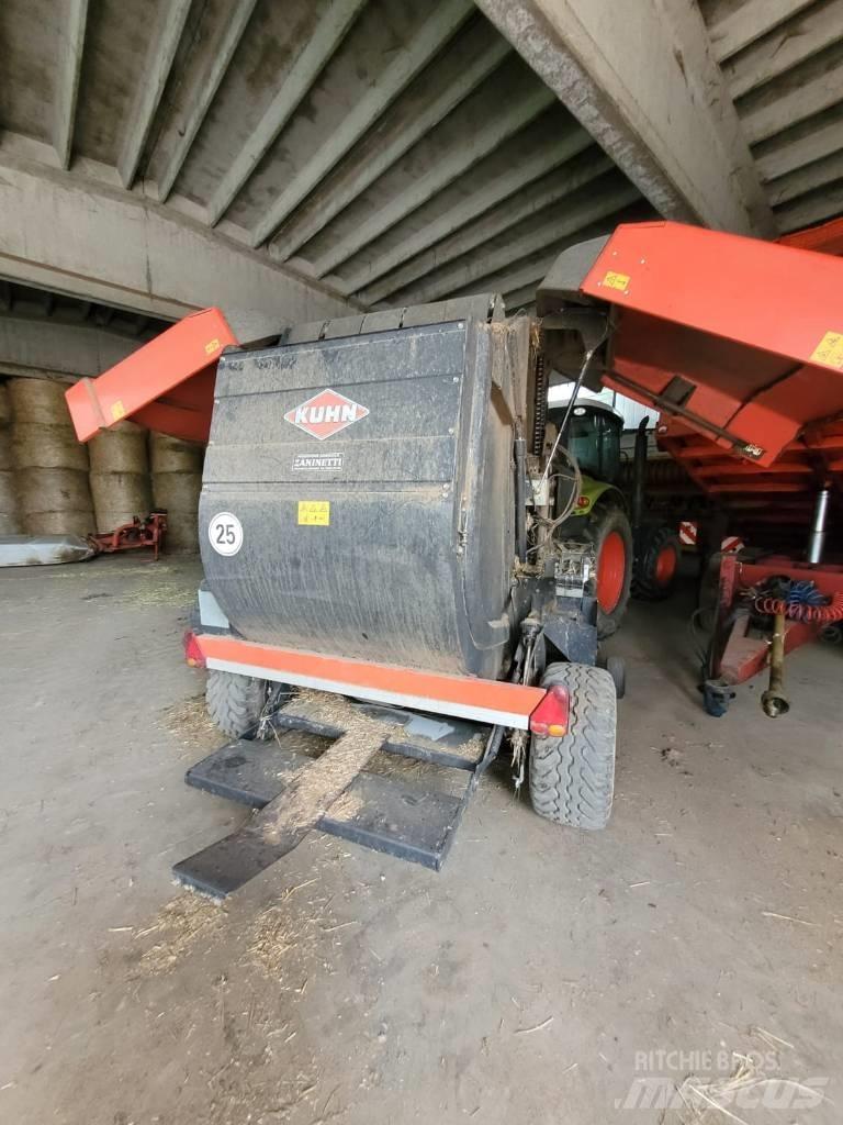 Kuhn VB 2160 Rundballenpressen