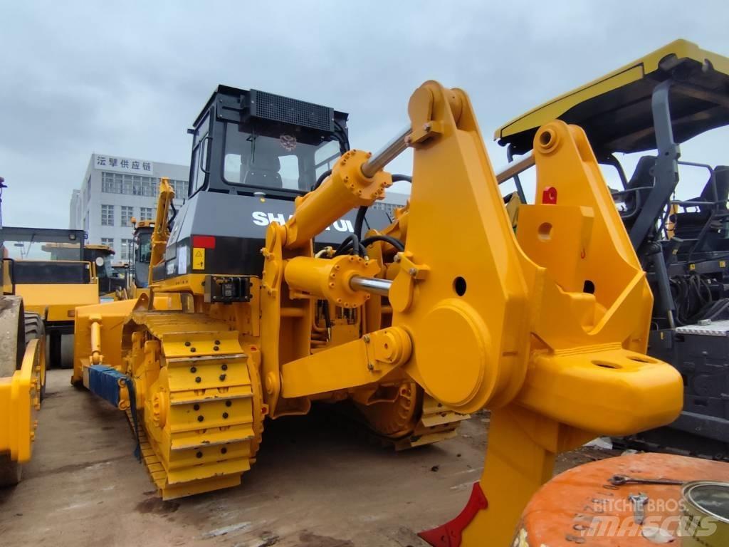 Shantui SD32 Bulldozer