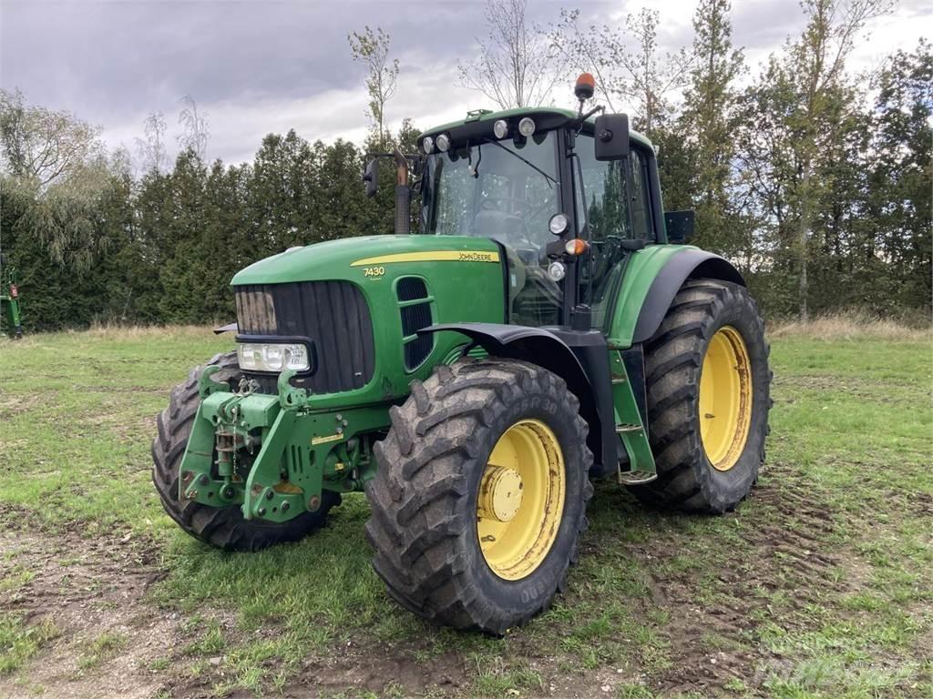 John Deere 7430 Traktoren