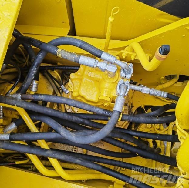 Komatsu PC220-8 Raupenbagger
