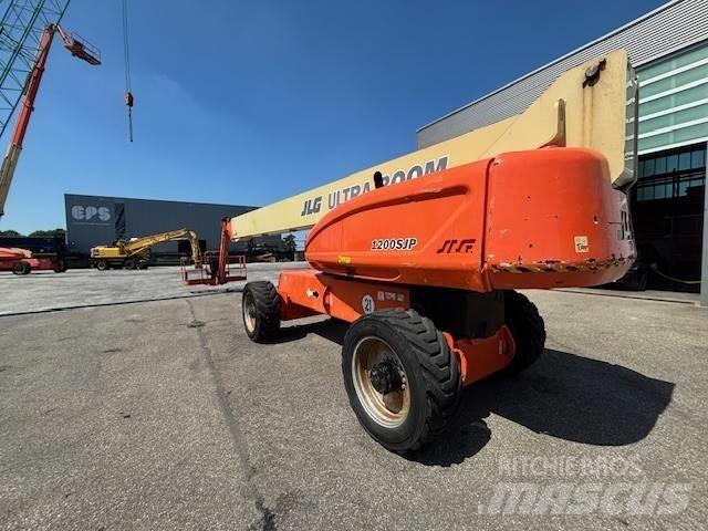 JLG 1200 SJP Teleskopbühnen