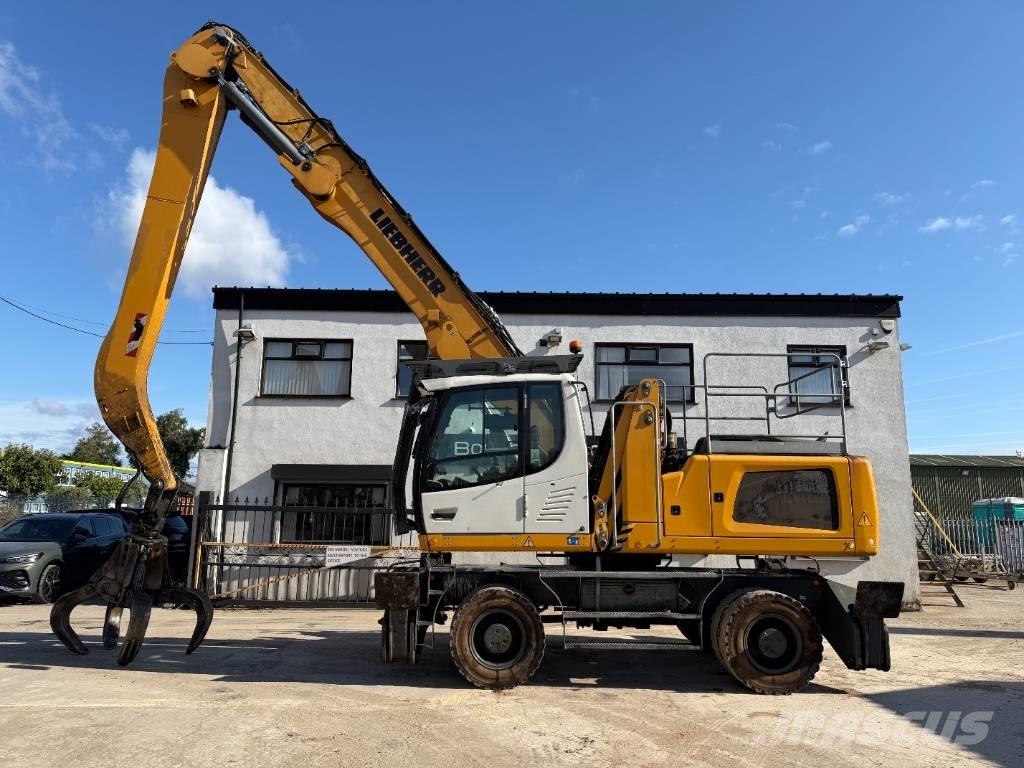 Liebherr LH 30 M Materialumschlag