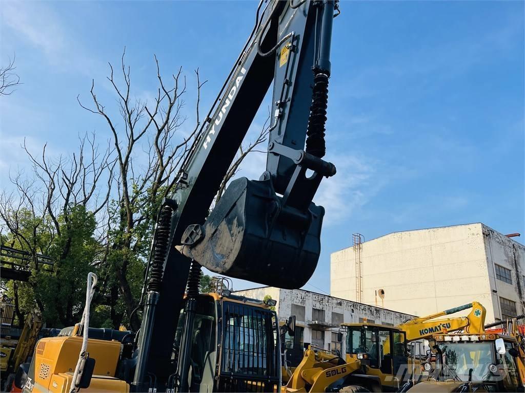 Hyundai 225LC 9T Raupenbagger