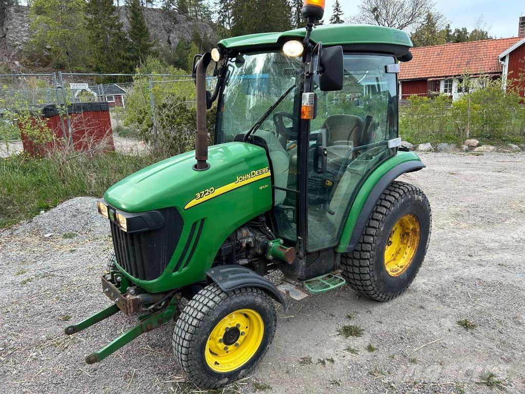 John Deere 3720 Traktoren