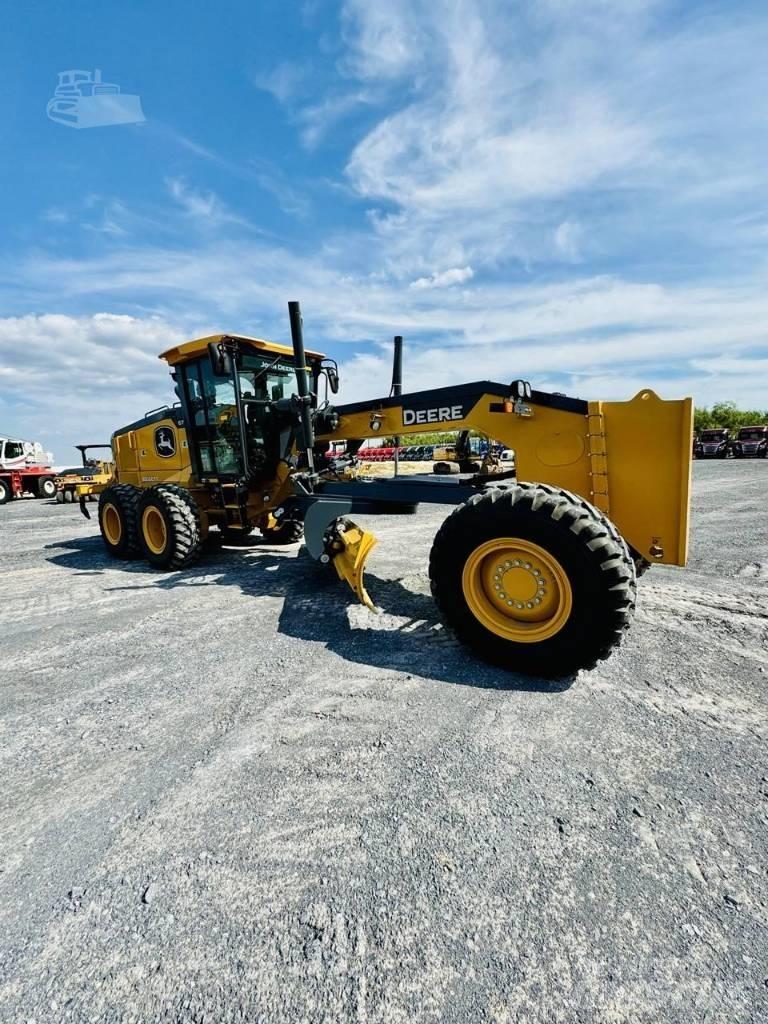 DEERE 672G Grader