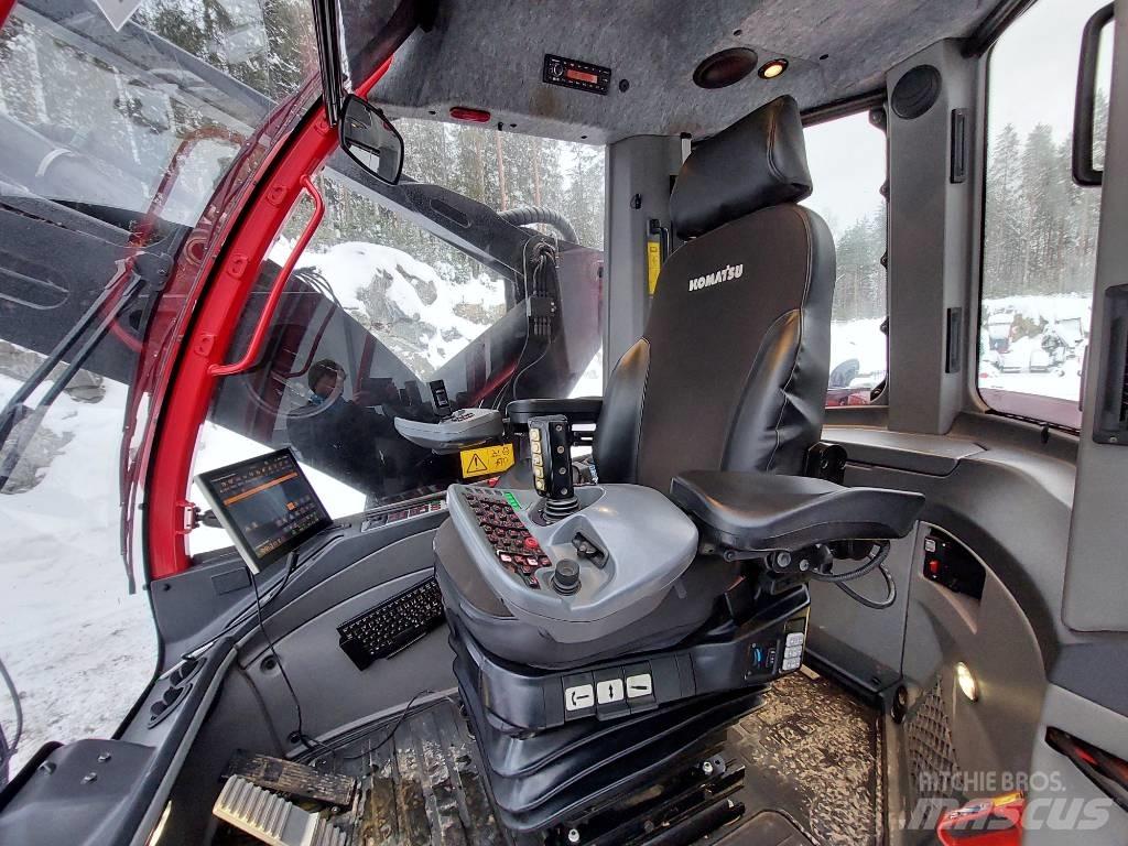 Komatsu 901XC Harvester
