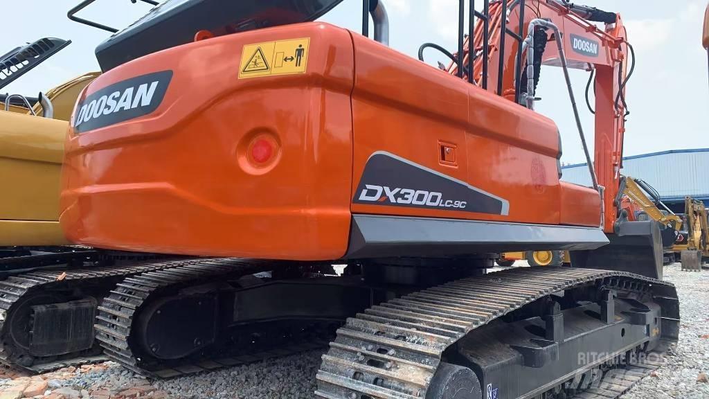 Doosan DX 300 LC Raupenbagger