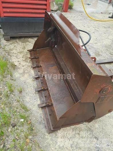 CAT 908 Schaufeln