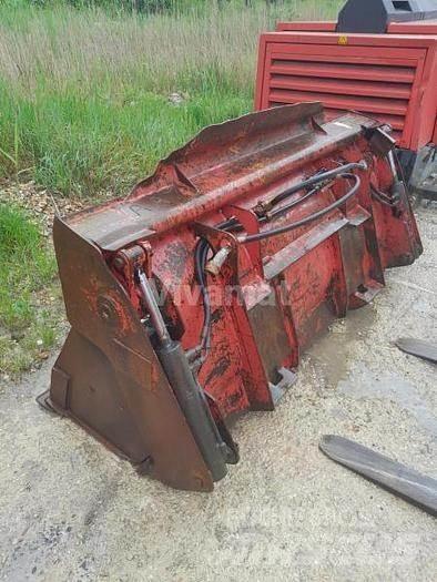 CAT 908 Schaufeln