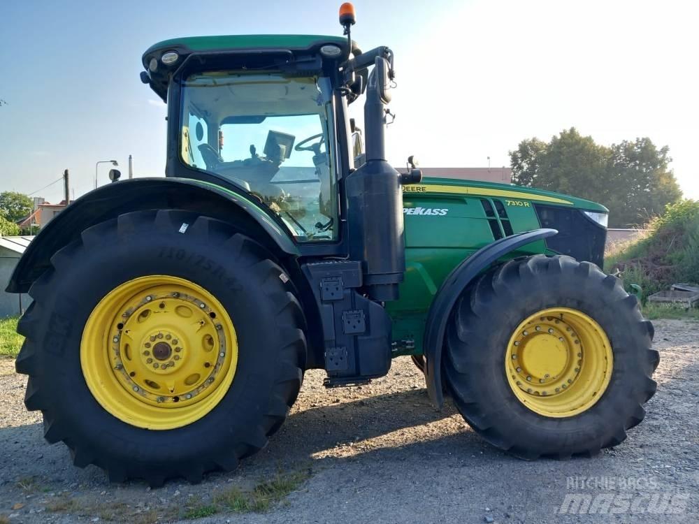 John Deere 7310 R Traktoren