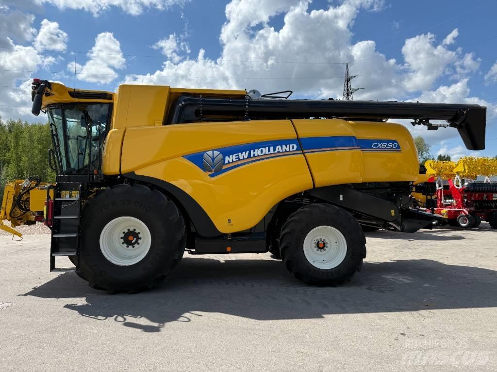 New Holland CX 8.90 Mähdrescher