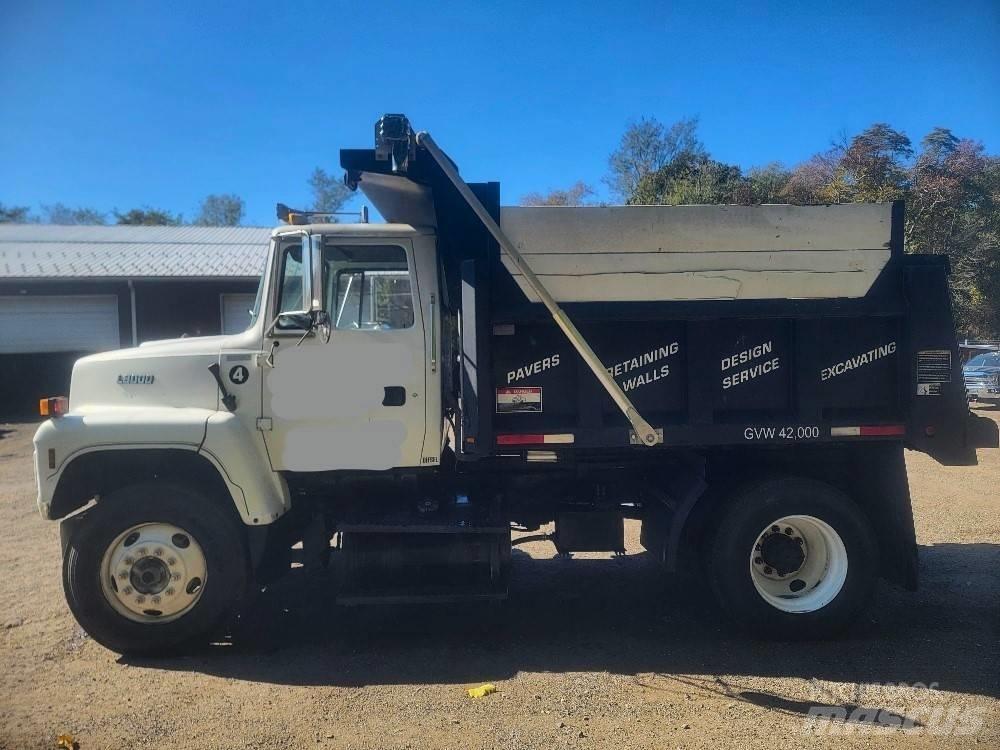 Ford L8000 Kipper