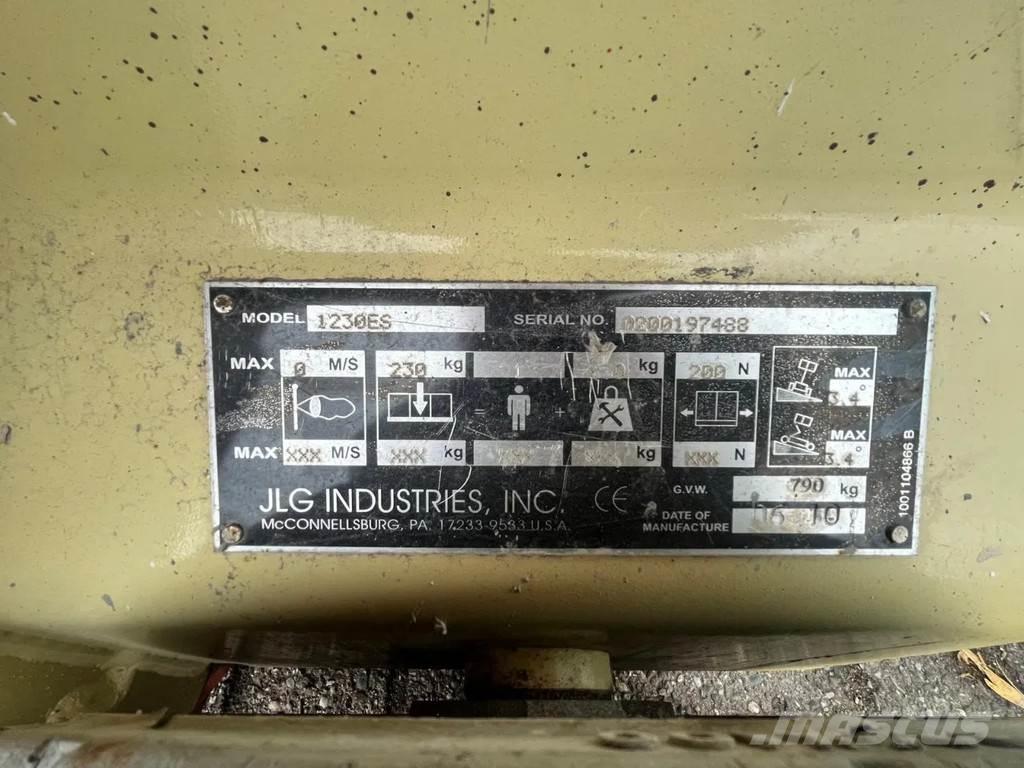 JLG 1230ES Teleskopbühnen