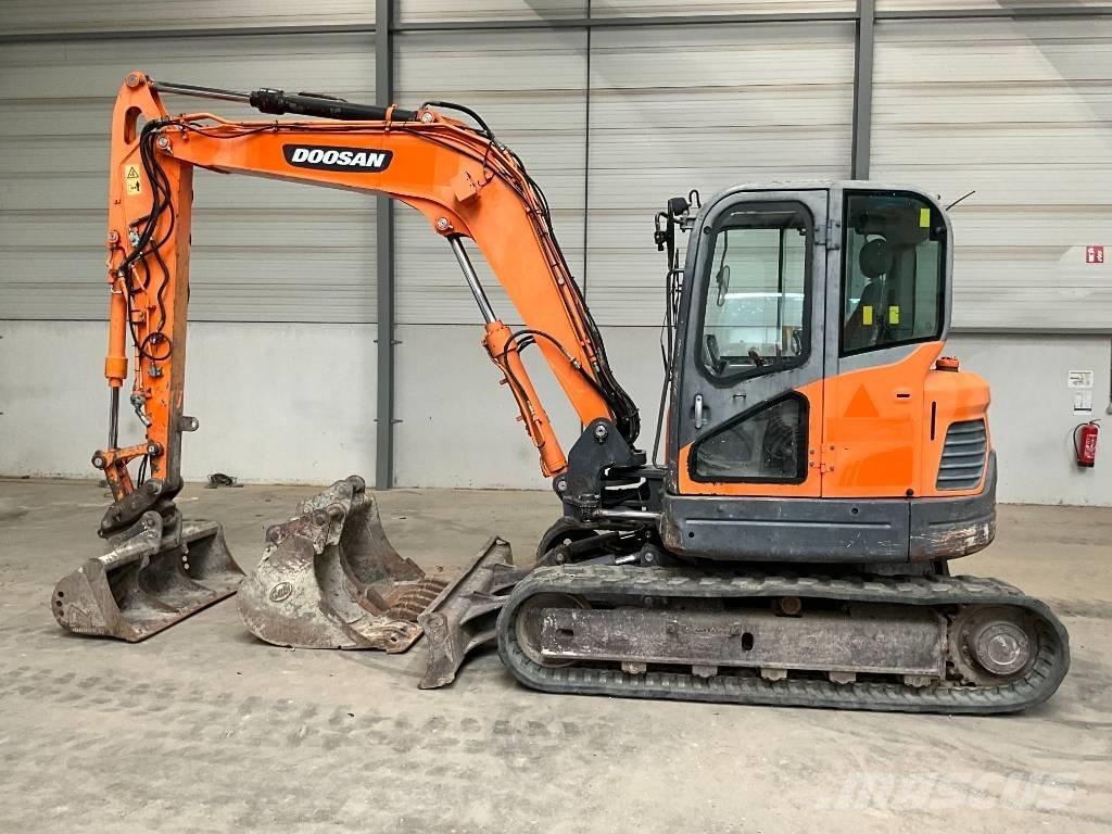 Doosan DX 80 R Midibagger  7t - 12t