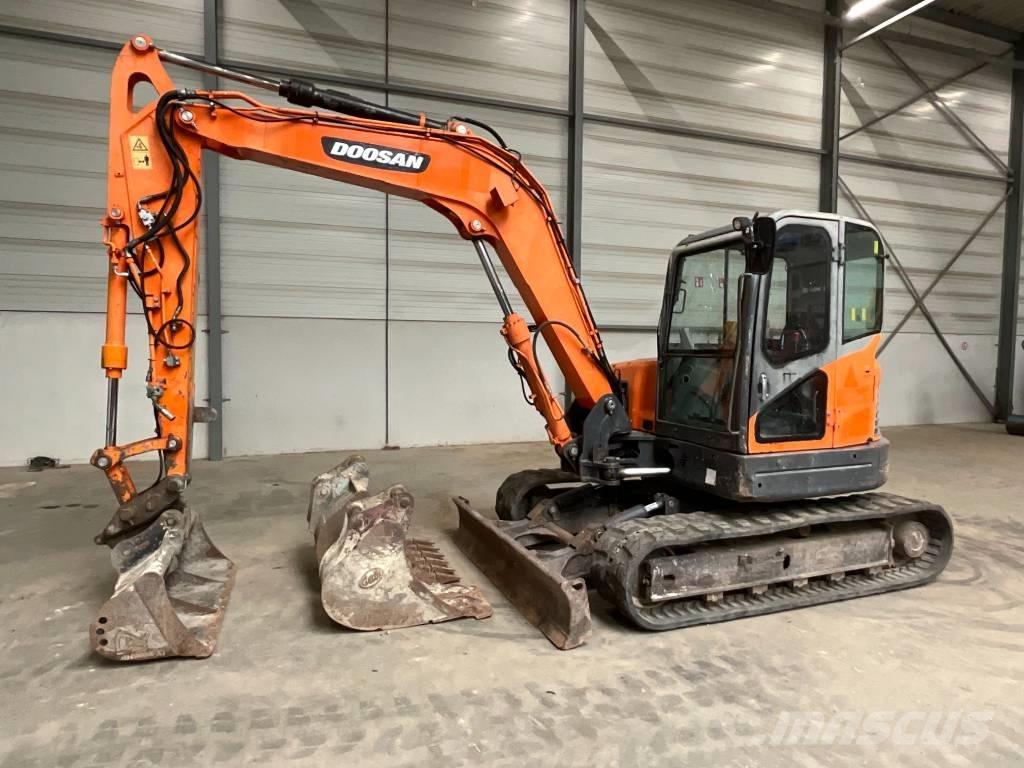 Doosan DX 80 R Midibagger  7t - 12t