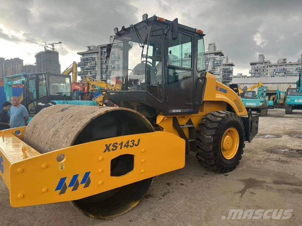 XCMG XS 243 J Walzenzüge