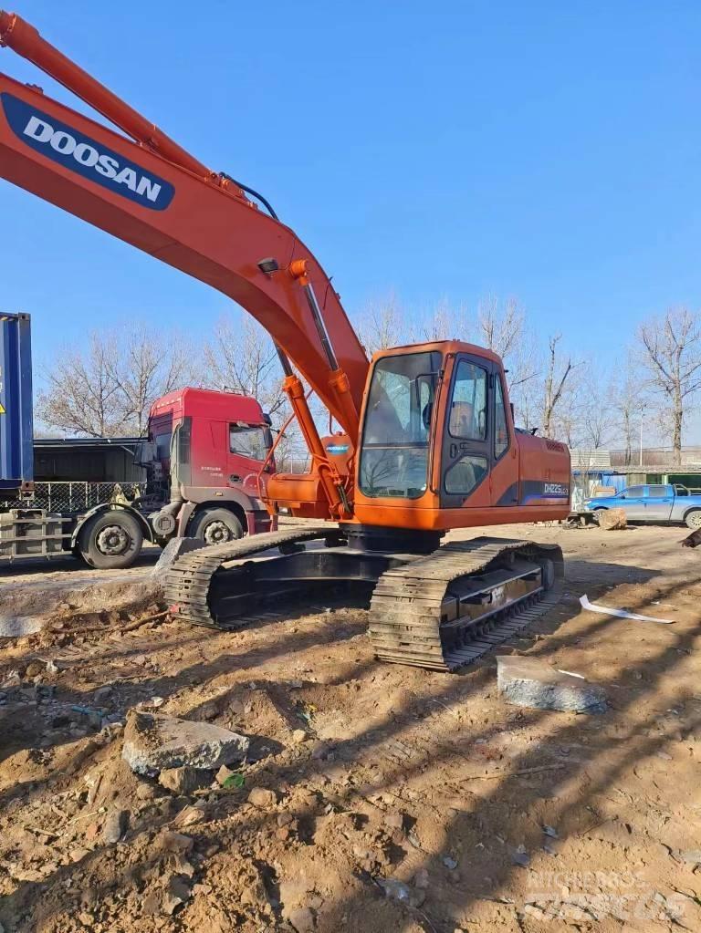 Doosan DH225LC-7 Raupenbagger
