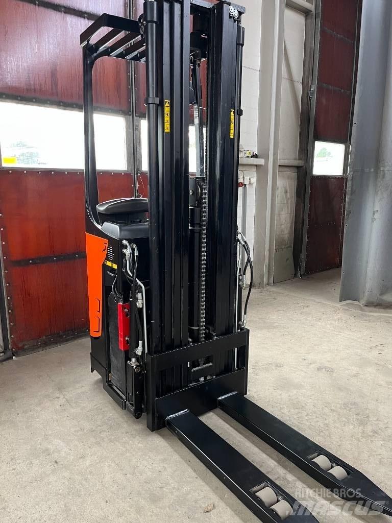 Rocla SST 16 AC Zelfrijdende stapelaars