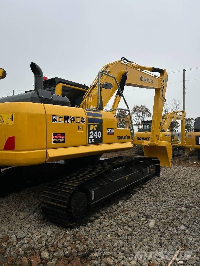 Komatsu 240-8 Raupenbagger