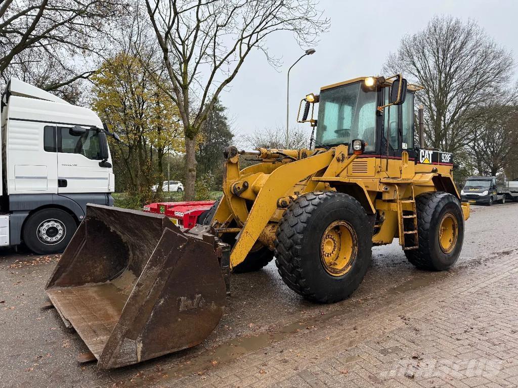 CAT 928F Radlader
