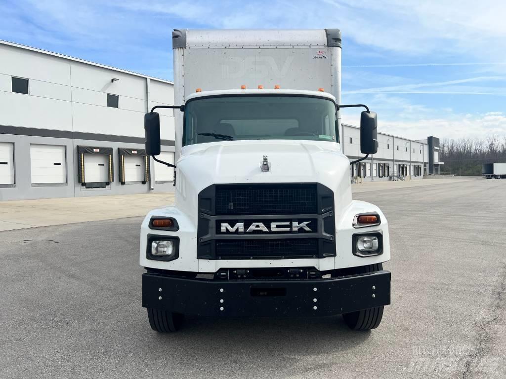Mack MD 6 Kofferaufbau