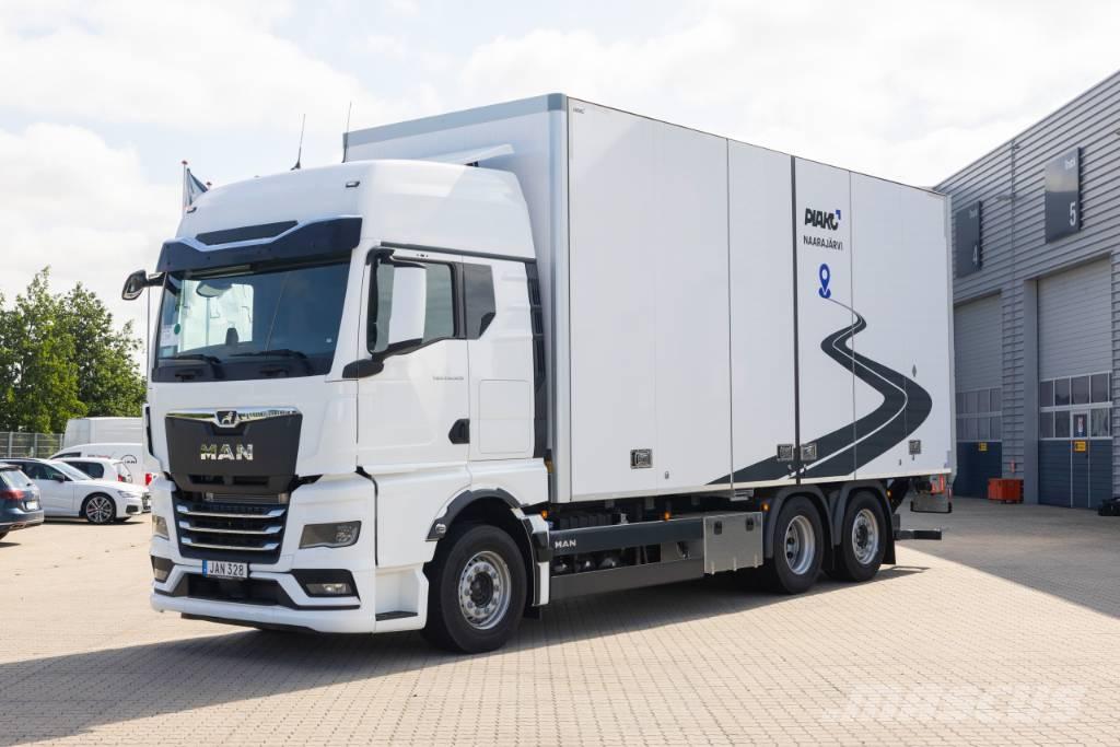 MAN TGX 26.520 6x2-4 Kofferaufbau