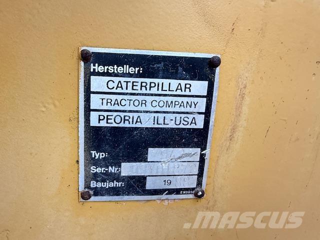CAT 943 Radlader