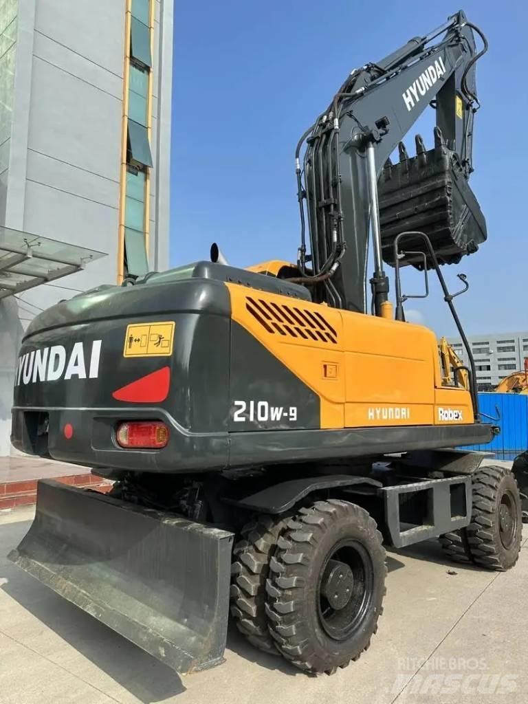 Hyundai R210W-9 Mobilbagger