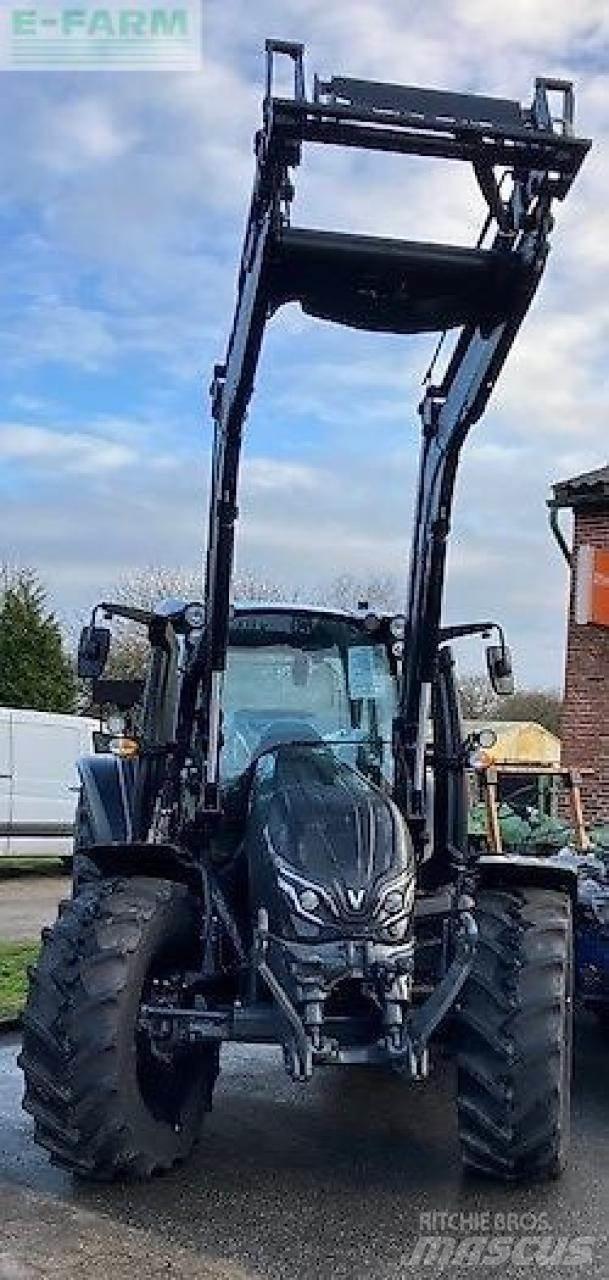 Valtra g135a Traktoren
