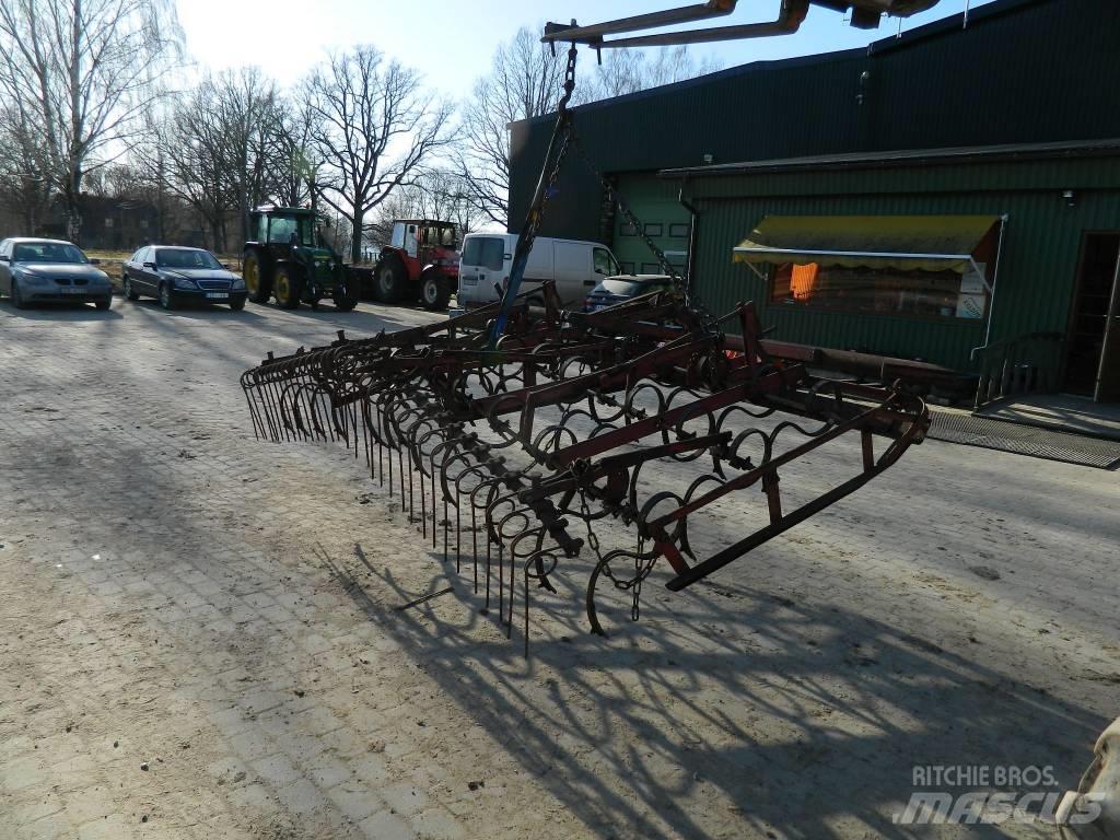 Lilla Harrie 3600 Grubber