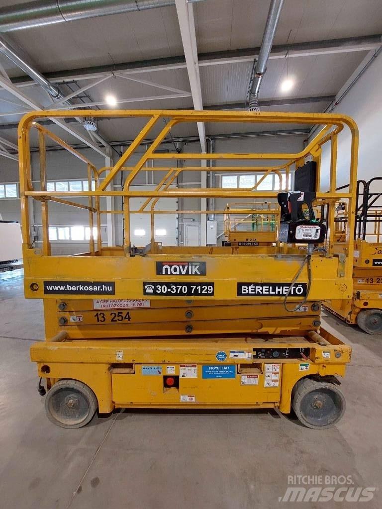 Haulotte Compact 10 Scheren-Arbeitsbühnen
