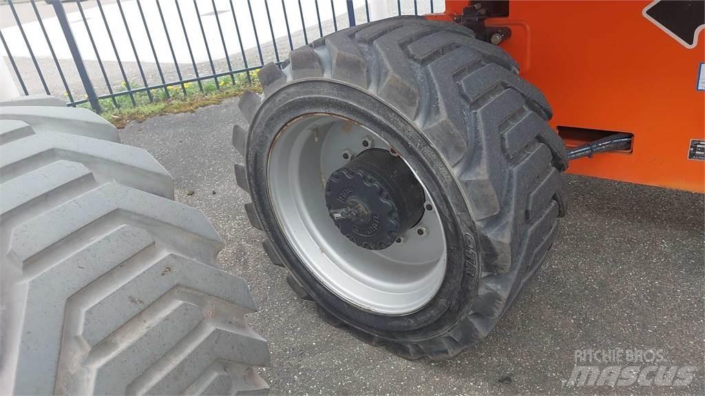 JLG 680SGW+ Teleskopbühnen