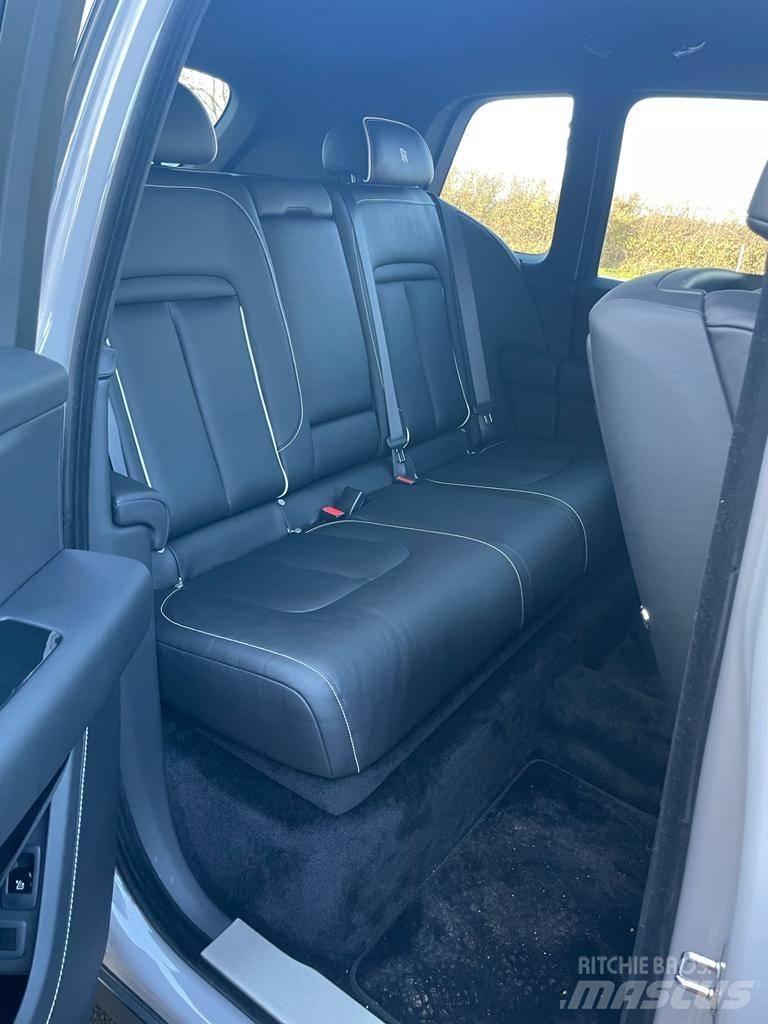 Rolls Royce Cullinan PKWs
