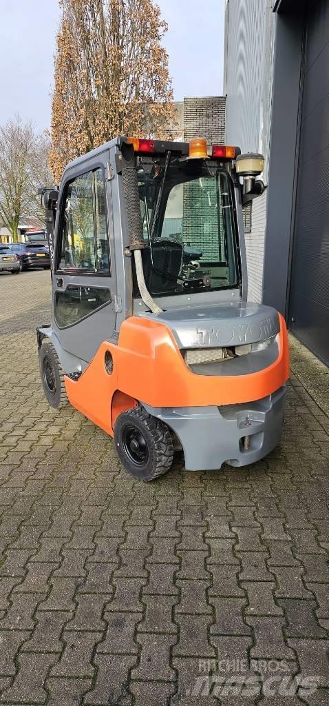 Toyota 02-8FDF25 LPG heftrucks