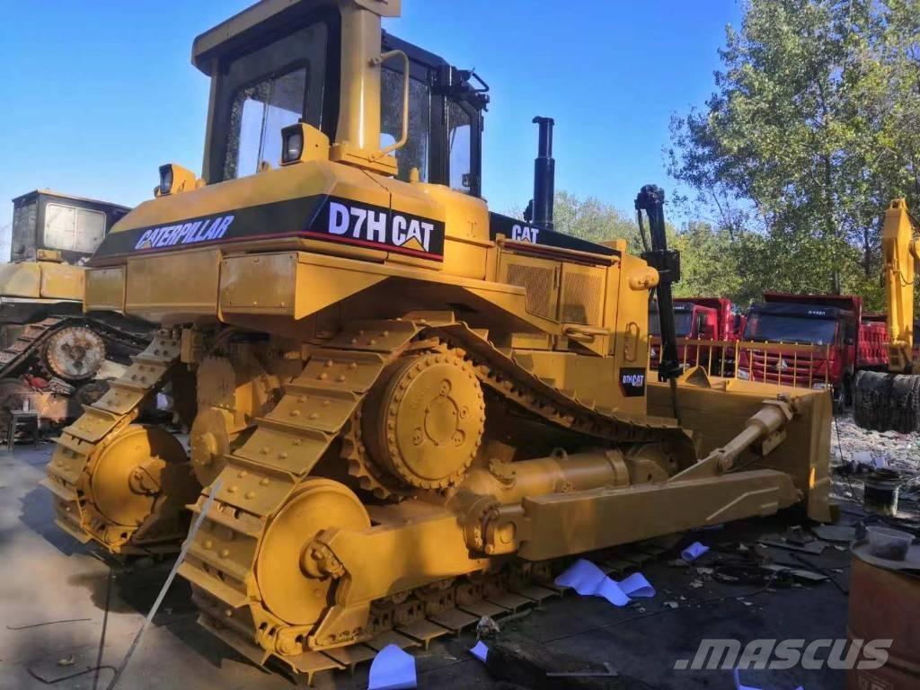 CAT D7H Bulldozer