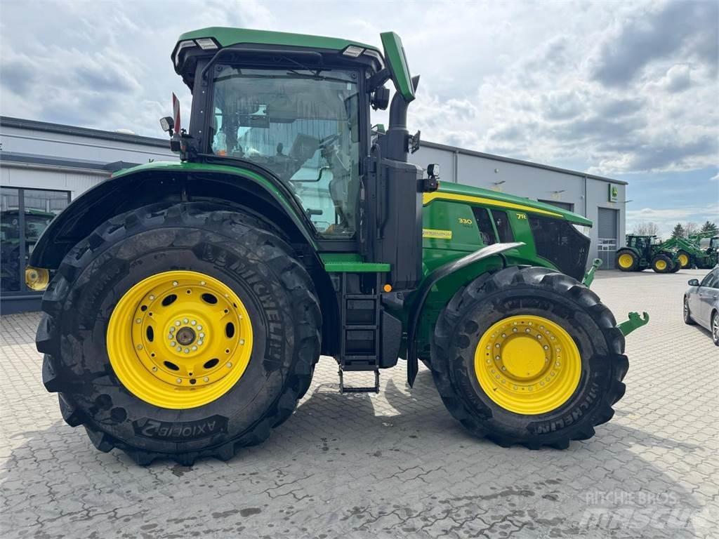 John Deere 7R 330 Traktoren