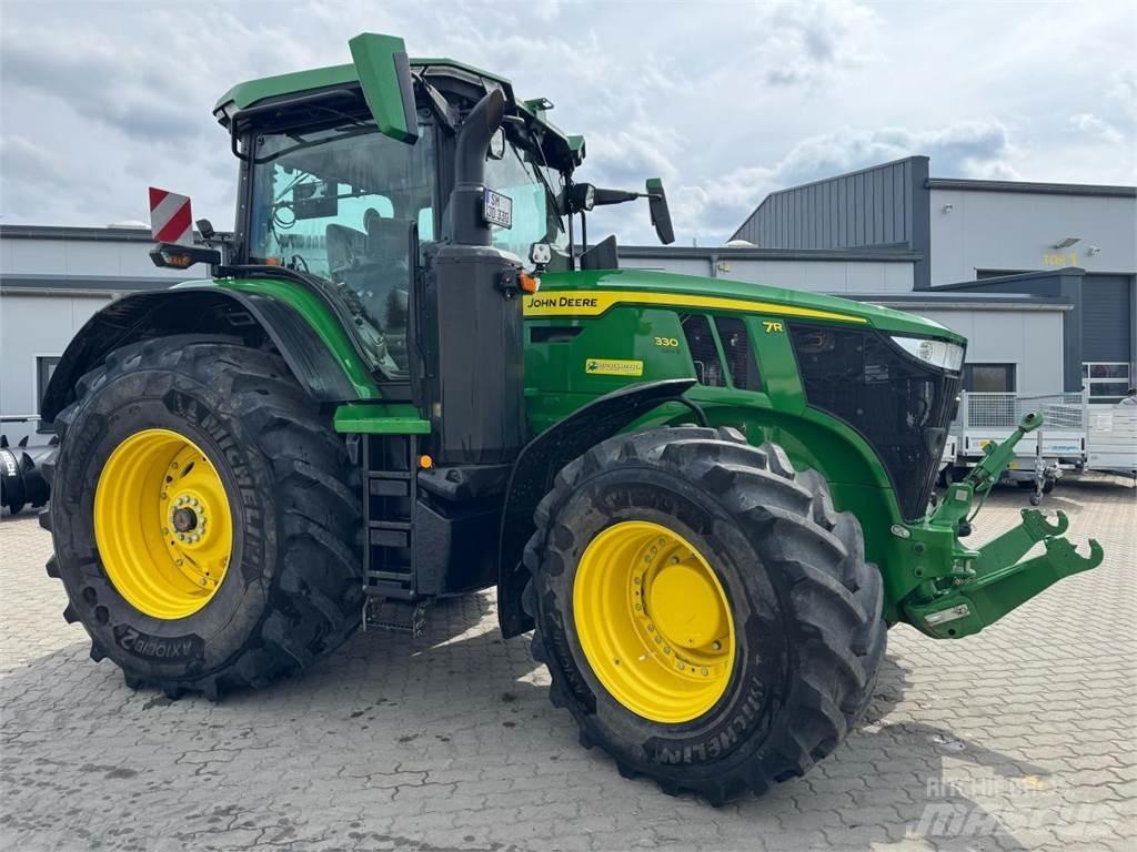 John Deere 7R 330 Traktoren