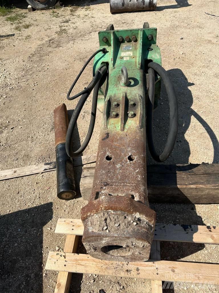 Montabert V 32 Hammer / Brecher