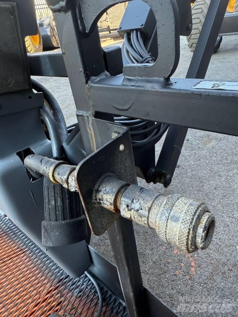 JLG 600 AJ Gelenkteleskoparbeitsbühnen