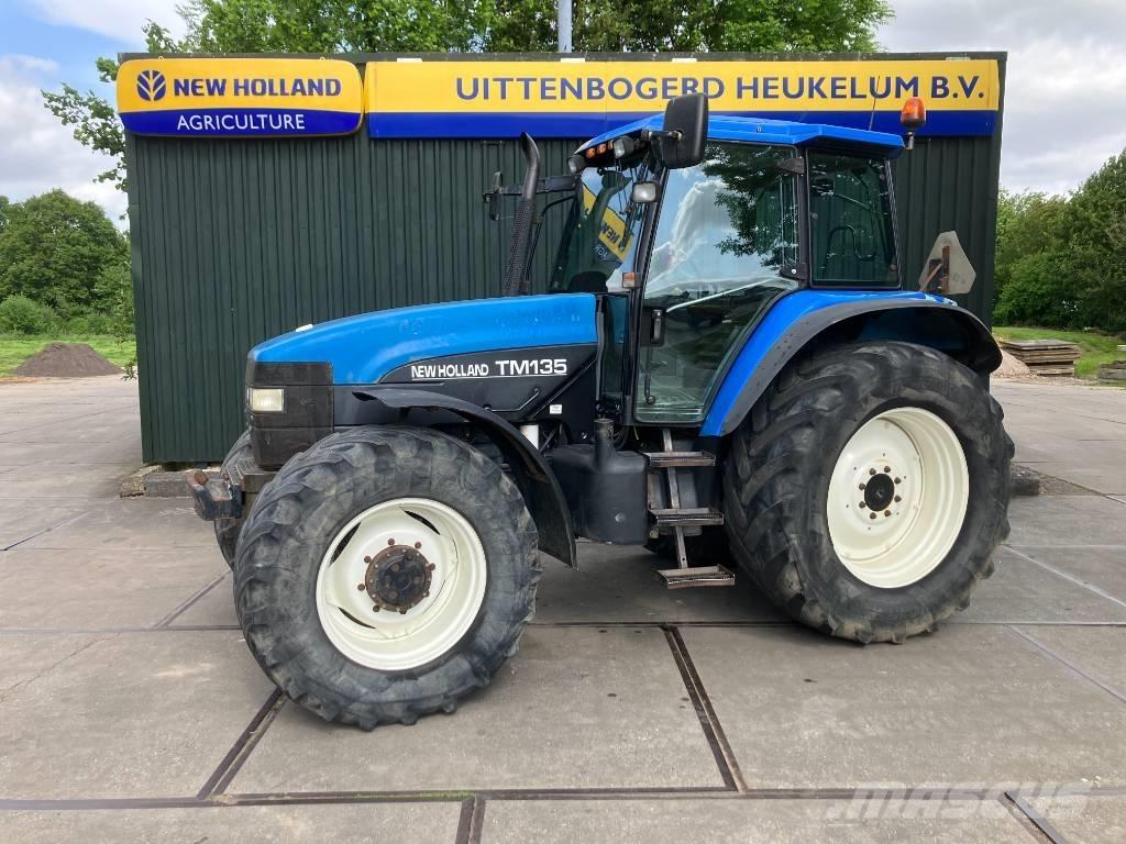 New Holland TM 135 Traktoren