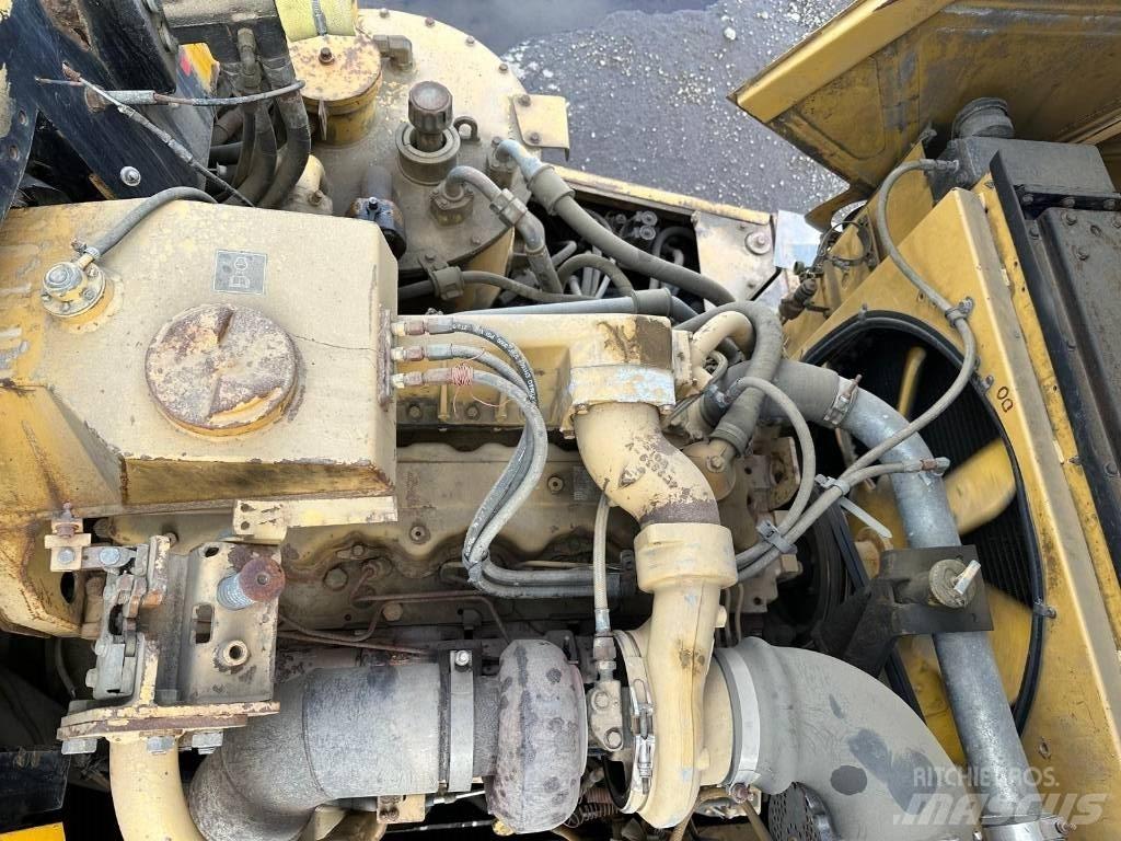 CAT D 300 E Dumper - Knickgelenk