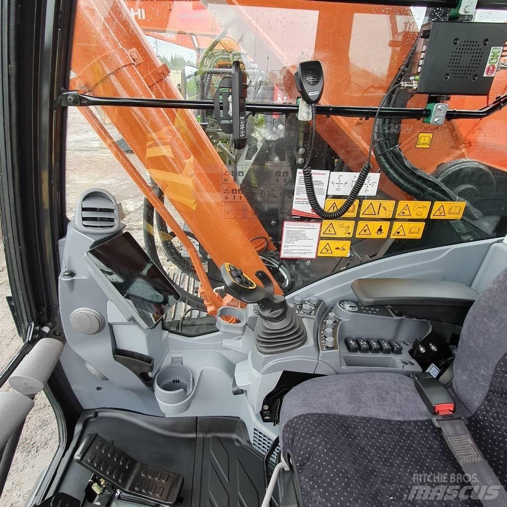 Hitachi ZX225USRLC-7 Raupenbagger