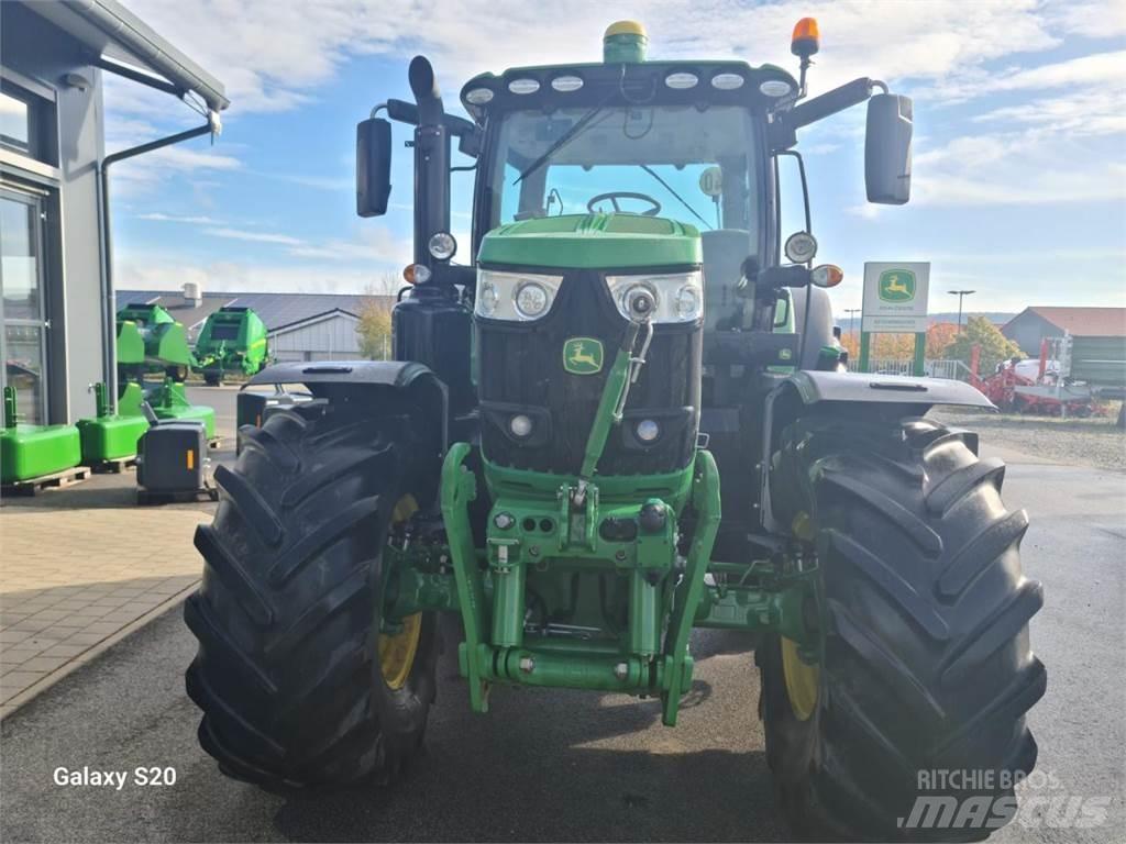John Deere 6215R Traktoren