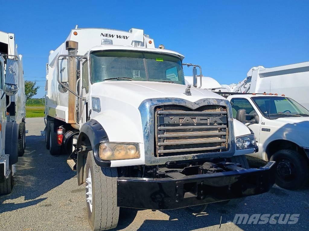 Mack GU 713 Müllwagen