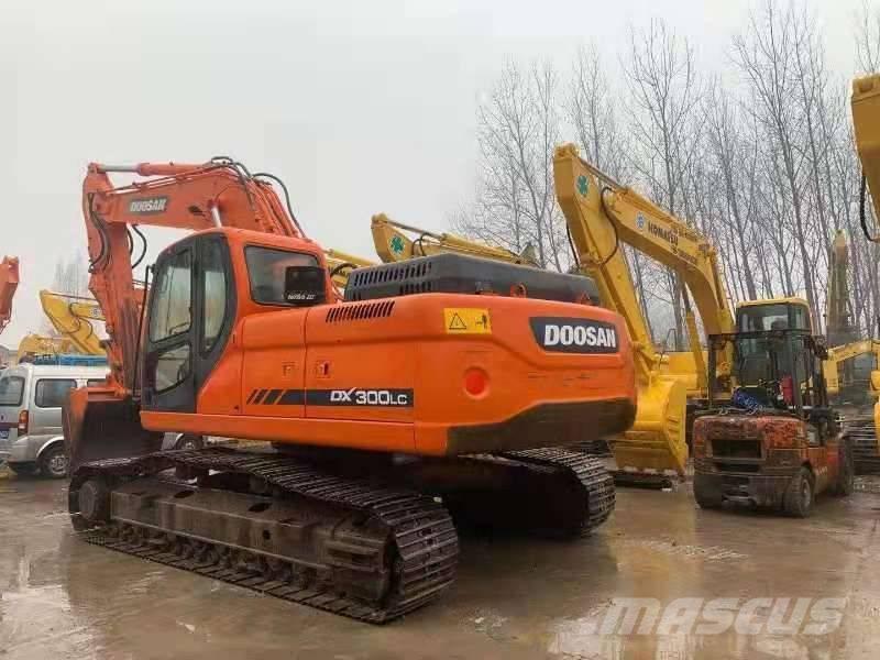 Doosan DX300LC Raupenbagger