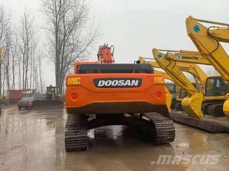 Doosan DX300LC Raupenbagger