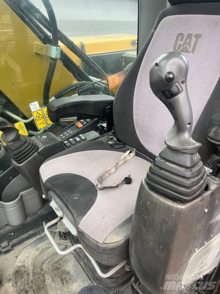 CAT 313 D Mobilbagger